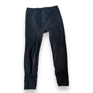 [Fabletics] Black Cutout Leggings